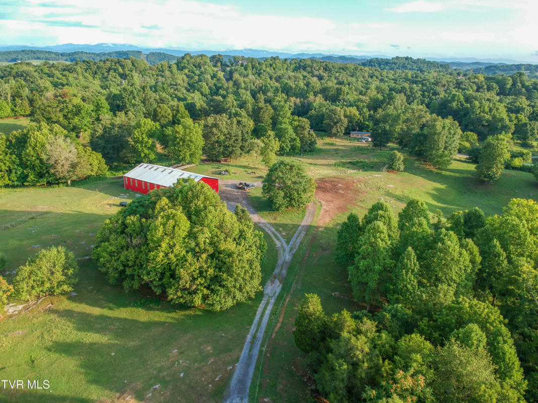 309 BUNCOMBE RD, BLOUNTVILLE, TN 37617, photo 1 of 31